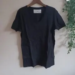 AKM Vネック Tシャツ Mのサムネイル