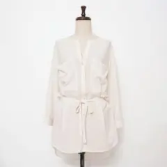 美品 LE SOUK スキッパーシアーブラウス オフホワイト 38 *FD838のサムネイル