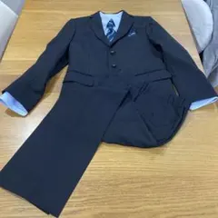 子供用　150 黒 ストライプ スーツ 、シャツ、ネクタイ、ポケットチーフ付き