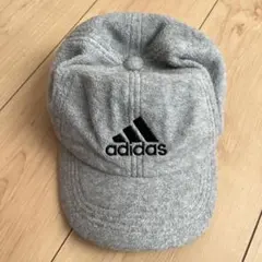 adidas kids グレー キャップ OSFC (53-56cm)