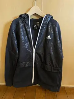 adidas パーカー　ブラック