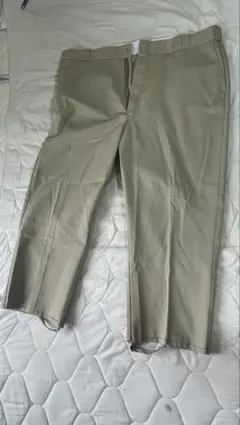 Dickiesベージュ ワークパンツ 裾ほつれあり