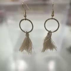 フリンジピアス