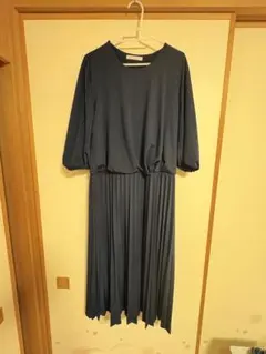 紺色ひんやり素材のワンピース11号