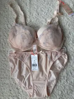 トリンプ　アモスタイルamostyle ブラジャーとショーツセット M