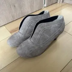 グレージュ スエード風 アンクルブーツ 中ヒール