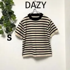 美品【DAZY 】ボーダー 半袖ニット S モノトーン シンプル 春ニット