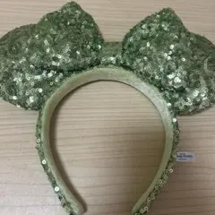 緑色スパンコールリボンカチューシャ