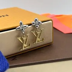 使用感小✨ルイヴィトン パンダント LVアイコニックフラワー ピアス ロゴのサムネイル