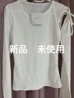 by muni:r アンバルショルダーリボンTシャツのサムネイル