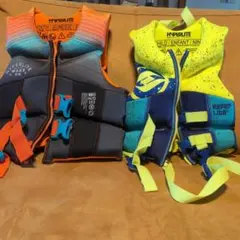 Hyperlite ライフジャケット 2着セット キッズ・ジュニア用 美品 Hyperlite ライフジャケット 2着セット - メルカリ