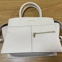 CHARLES & KEITH ホワイトハンドバッグ
