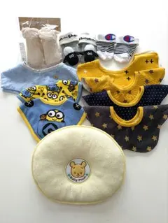 スタイ7枚・靴下3組・ベビー枕