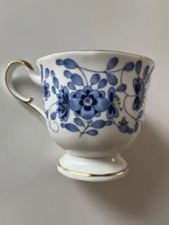 ナルミ　ボーンチャイナ　ティーカップ