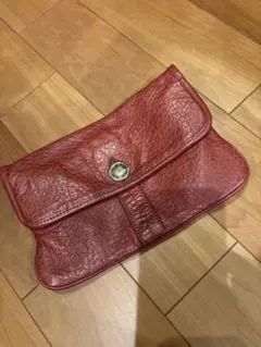 aniary レザー 赤 クラッチバッグ