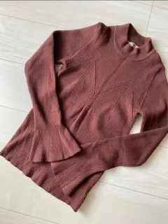 リブ編みブラウンタートルネックセーター
