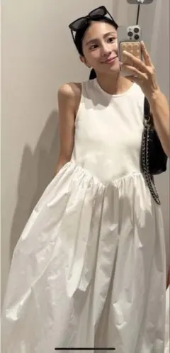 carla カーラ　オデットワンピース　ホワイト　試着のみ　オンライン完売