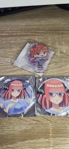 五等分の花嫁 中野二乃 缶バッジ2個コンプセット zoff缶バッジ おまけ付き