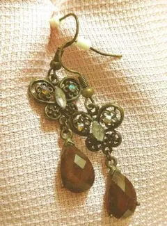 ピアス❣蝶にエンジ系