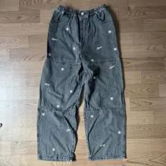 お花の刺繍入りグレーデニムパンツ Lサイズ