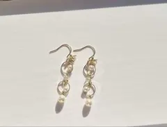 パールとリングパーツのピアス