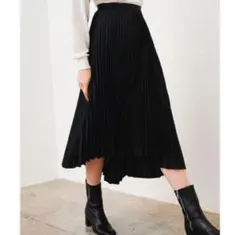CLANE ASYMMETRY LIGHT PLEATS SKIRT