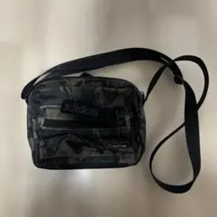 adidas 迷彩ショルダーバッグ