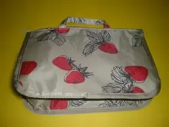 カルディバックインバック（イチゴ柄）