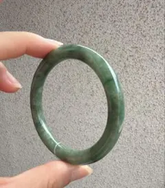 天然翡翠 バングル 飄花 グリーン 猫眼風 高透明感 大ぶり 高級感 一点