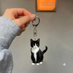 猫 ハチワレ アクリルキーホルダー リアル猫 バッグ ポーチ 鍵