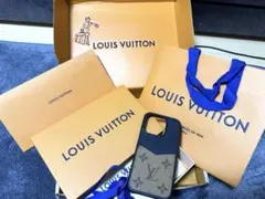 美品［正規品］ルイヴィトン　iPhone 15 Pro ケース　箱付き