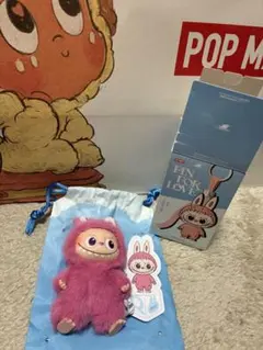 Labubu ラブブ　アルファベット イニシャルQ