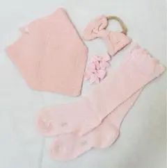 【SALE❗️】4点セット　ベビースタイ　ソックス　ヘアバンド　ヘアクリップ