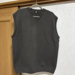 UNIQLO グレーVネック ノースリーブベスト XL