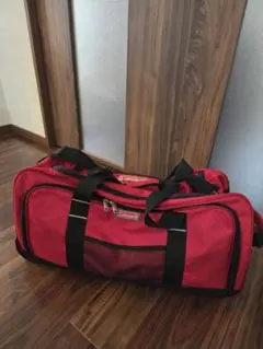 【美品】COLEMAN　70リットルボストンバッグ　赤