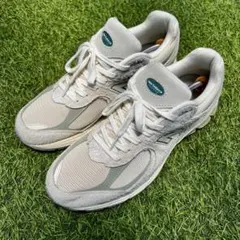 New Balance 2002R オフホワイト　28cmのサムネイル