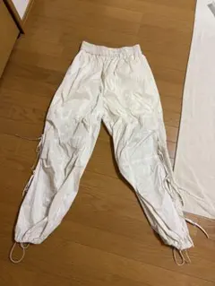Kastane サイドリボンナイロンパンツ　ホワイト