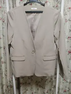 ハニーズ ノーカラージャケット ベージュ M