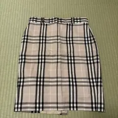 新品タグ付　BURBERRYGOLF　エプロン　キュロット　ハーフパンツ　17号 新品タグ付 BURBERRYGOLF エプロン キュロット ハーフパンツ 17号