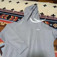 UNDER ARMOUR グレー フード付きトレーナー