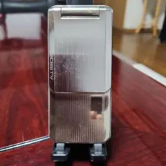 折りたたみ式携帯電話 3.2メガピクセル