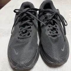 NIKE スニーカー ブラックのサムネイル