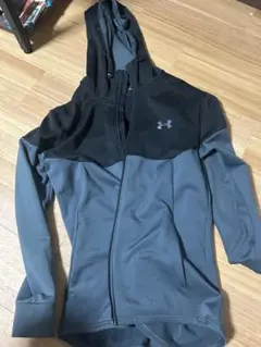 Under Armour フルジップパーカー グレー/ブラック
