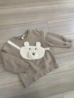 クマの顔付きベージュトレーナー　100
