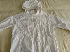 UNIQLO KIDSホワイト フード付きレインジャケット 140