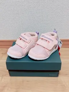 Item thumbnail for item 81f393b7-95c8-47a8-858c-f6d10bfee5ea