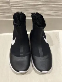 Nike ファー付きニットブーツ 黒