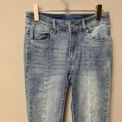 セシルマクビー　ストレッチフレアデニムパンツ(M)ローライズフロントスリット