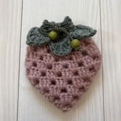 ピンクいちごの巾着　かぎ針編み