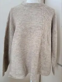 オーバーサイズ ケーブル編み ニットセーター